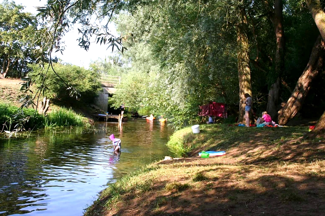Picnic by the River Waveney